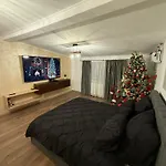 Apartment Modern,ideal Pentru 2 Cupluri Sau O Familie Cu 2 Copii *