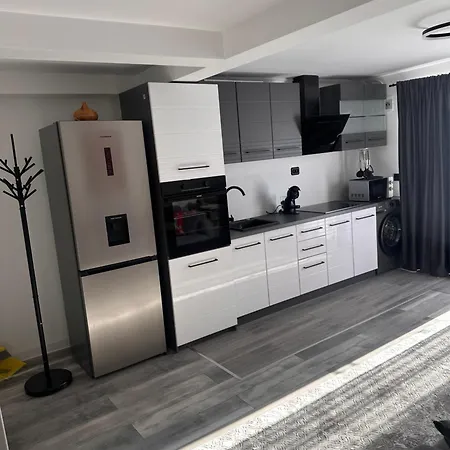 Modern,ideal Pentru 2 Cupluri Sau O Familie Cu 2 Copii *