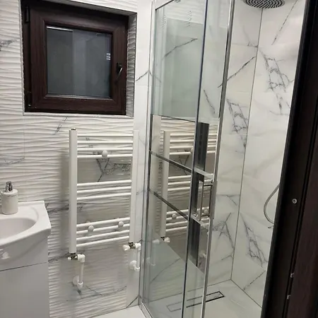 Modern,ideal Pentru 2 Cupluri Sau O Familie Cu 2 Copii Appartamento